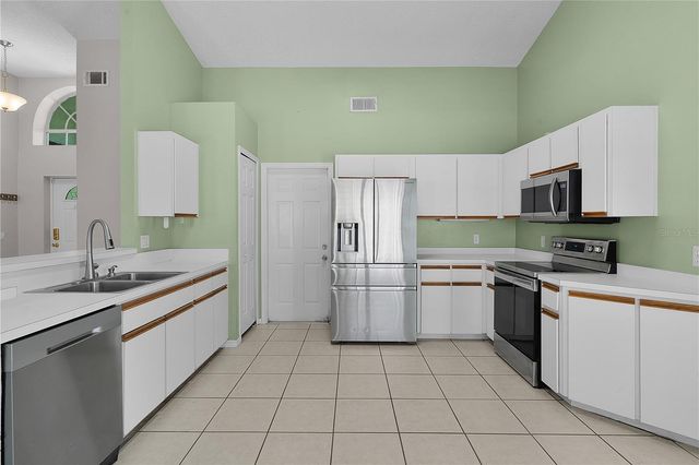 40045 PALM STREET, Lady Lake, FL 32159