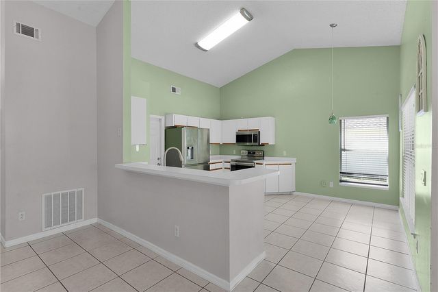 40045 PALM STREET, Lady Lake, FL 32159