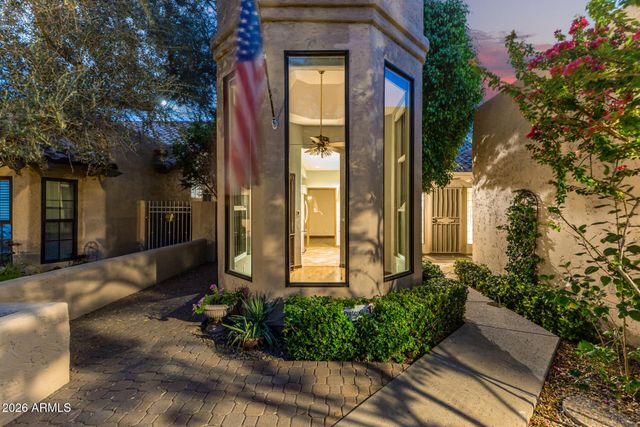 6725 S TAYLOR Drive, Tempe, AZ 85283