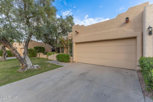 6725 S TAYLOR Drive, Tempe, AZ 85283