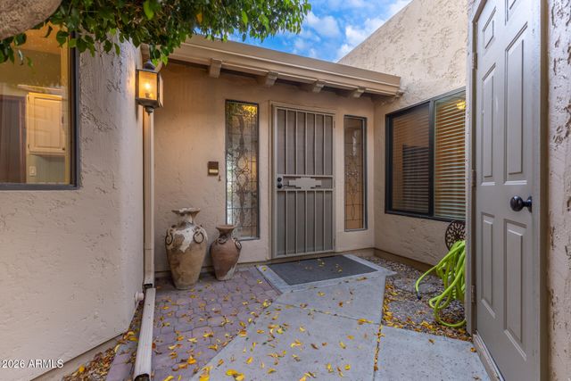 6725 S TAYLOR Drive, Tempe, AZ 85283