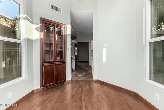 6725 S TAYLOR Drive, Tempe, AZ 85283