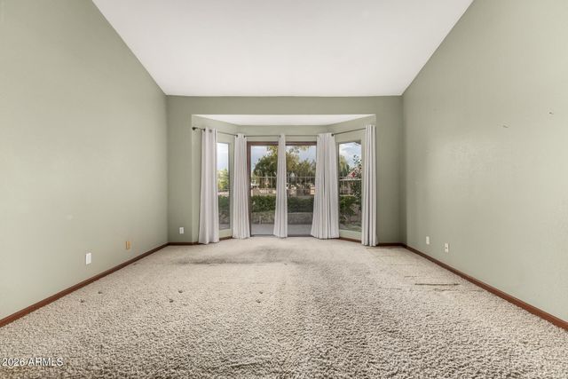 6725 S TAYLOR Drive, Tempe, AZ 85283