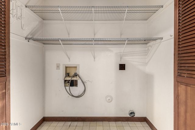 6725 S TAYLOR Drive, Tempe, AZ 85283