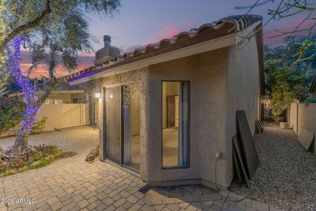 6725 S TAYLOR Drive, Tempe, AZ 85283