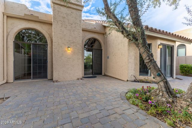 6725 S TAYLOR Drive, Tempe, AZ 85283