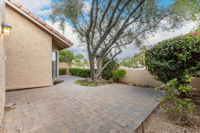 6725 S TAYLOR Drive, Tempe, AZ 85283