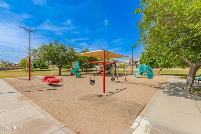 6725 S TAYLOR Drive, Tempe, AZ 85283