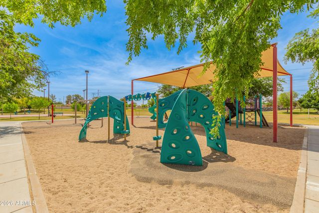 6725 S TAYLOR Drive, Tempe, AZ 85283