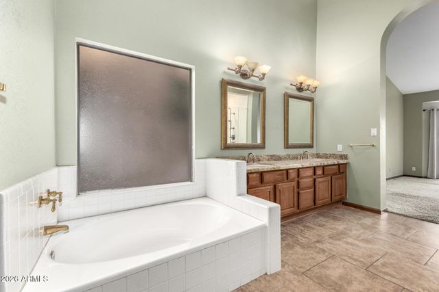 6725 S TAYLOR Drive, Tempe, AZ 85283