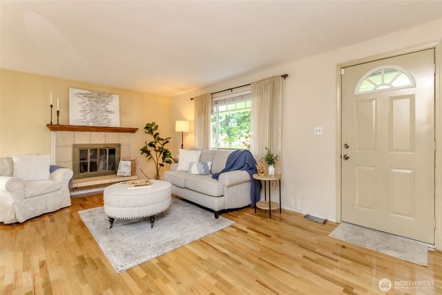 2709 SW 332nd Place, Federal Way, WA 98023