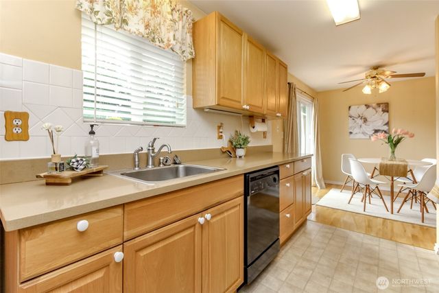 2709 SW 332nd Place, Federal Way, WA 98023