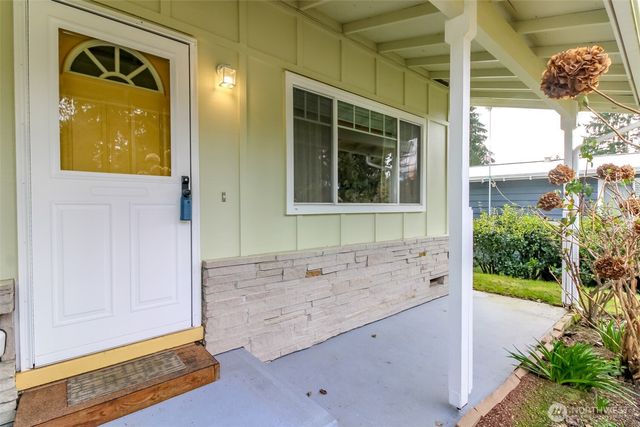 2709 SW 332nd Place, Federal Way, WA 98023