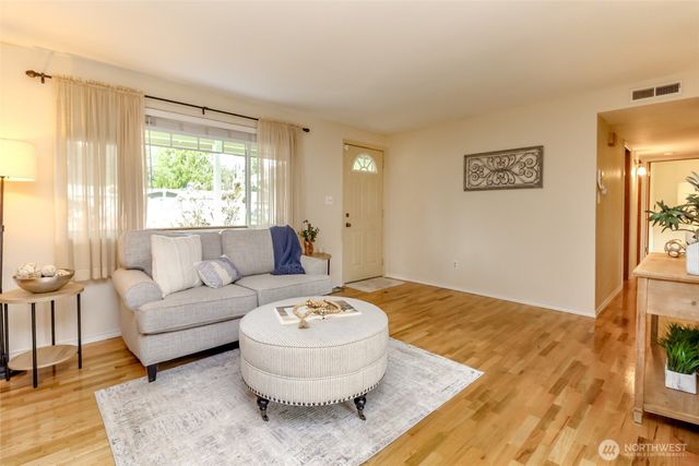 2709 SW 332nd Place, Federal Way, WA 98023