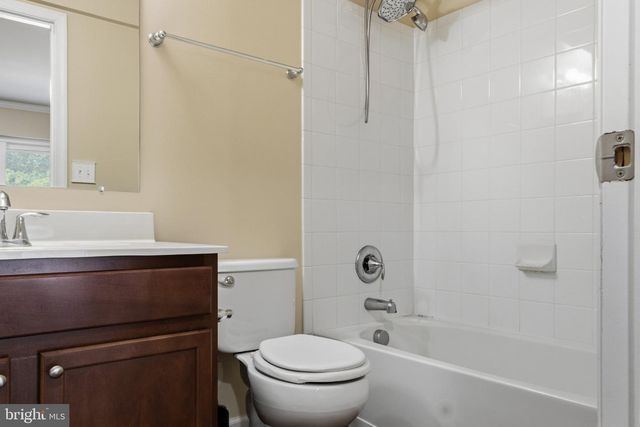 5061 ROYAL BIRKDALE AVE, Waldorf, MD 20602