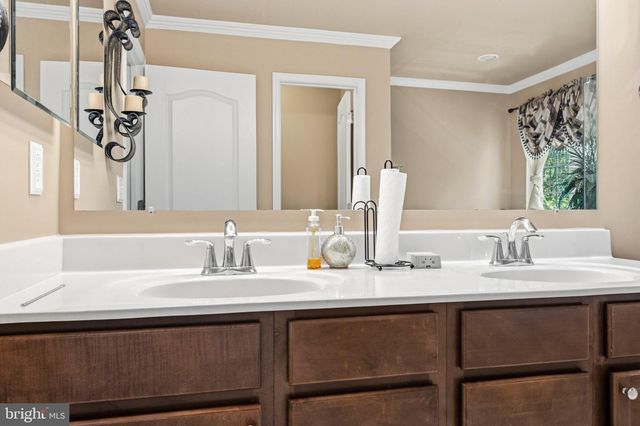 5061 ROYAL BIRKDALE AVE, Waldorf, MD 20602