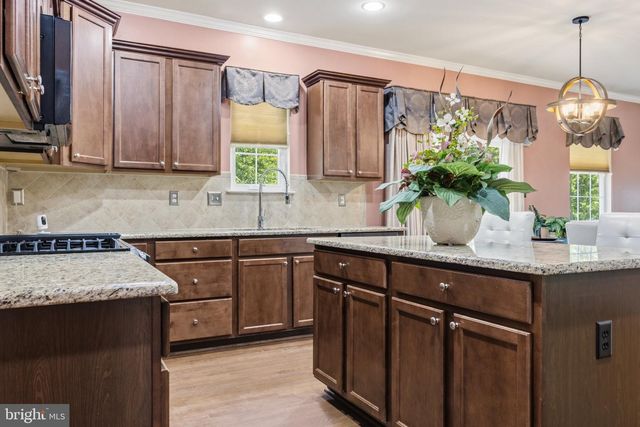 5061 ROYAL BIRKDALE AVE, Waldorf, MD 20602