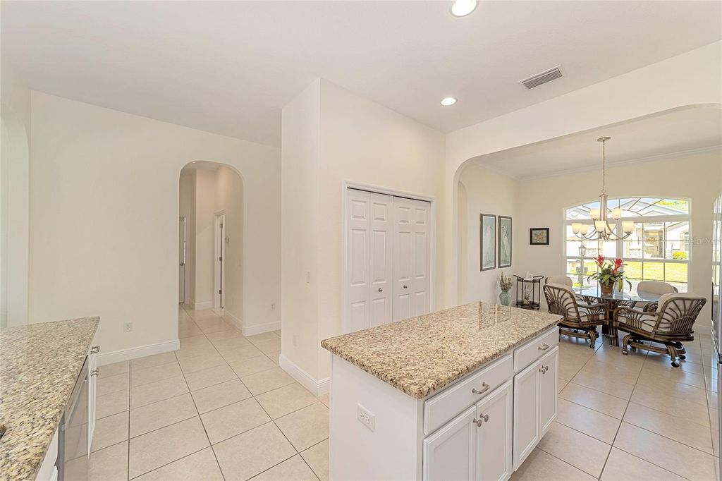 Image 18 of property listing at 10948 SE 167TH PLACE, Summerfield, FL 34491