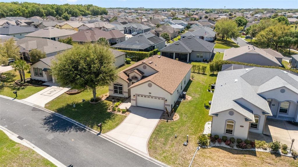 Image 45 of property listing at 10948 SE 167TH PLACE, Summerfield, FL 34491