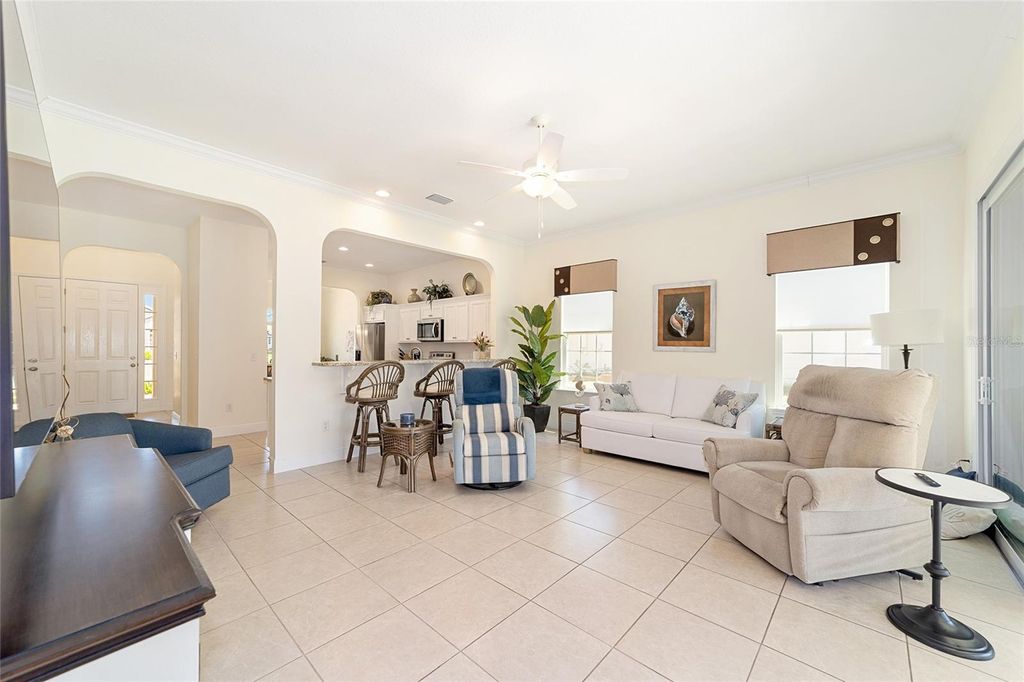 Image 8 of property listing at 10948 SE 167TH PLACE, Summerfield, FL 34491