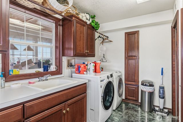 6114 Willow Grove Road, Longview, WA 98632