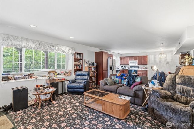 6114 Willow Grove Road, Longview, WA 98632