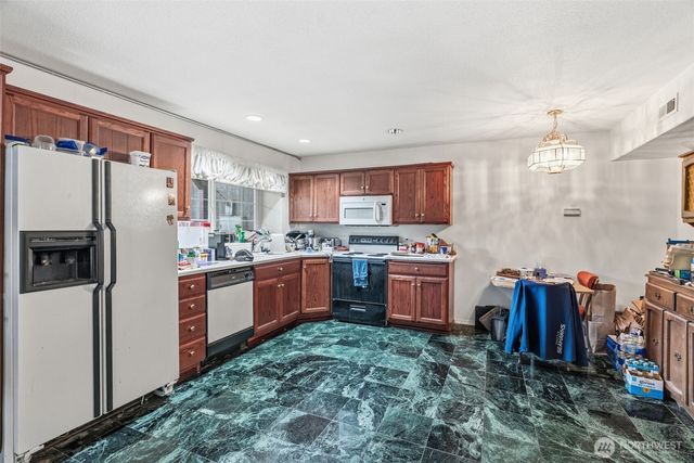 6114 Willow Grove Road, Longview, WA 98632
