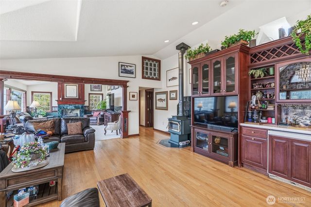 6114 Willow Grove Road, Longview, WA 98632