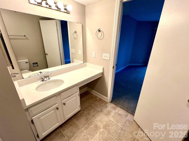 1600 Sharon Road W 4, Charlotte, NC 28210