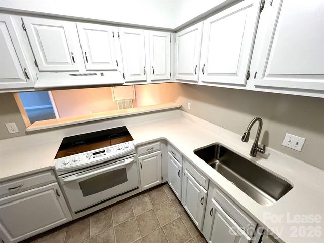 1600 Sharon Road W 4, Charlotte, NC 28210