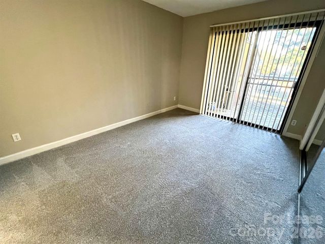 1600 Sharon Road W 4, Charlotte, NC 28210