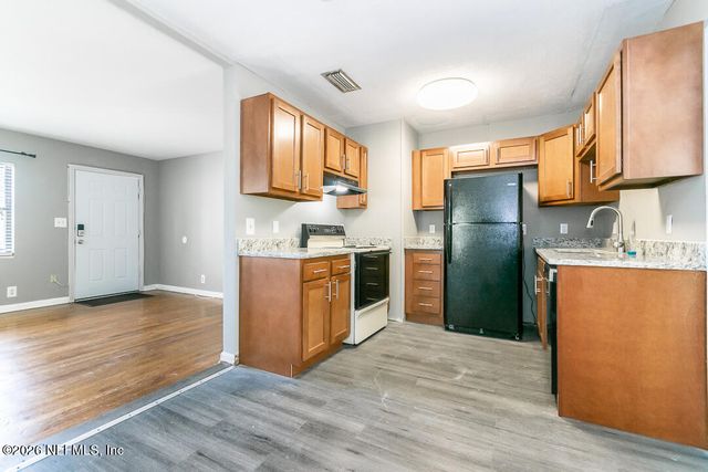 5620 BAGNAL Road, Jacksonville, FL 32205