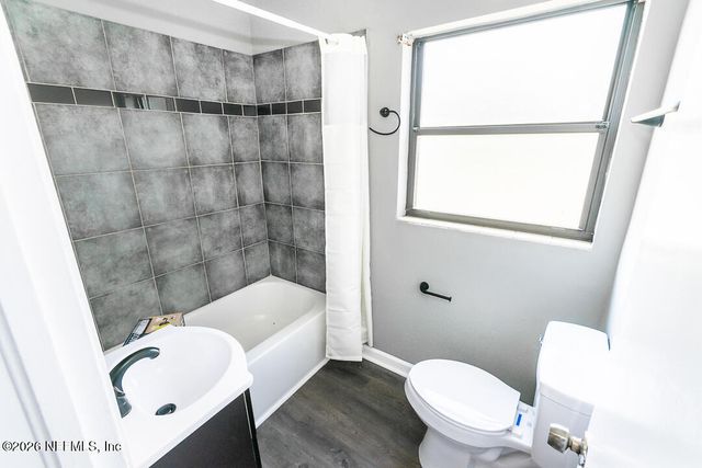 5620 BAGNAL Road, Jacksonville, FL 32205