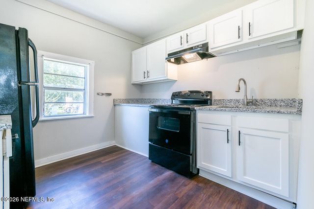 5620 BAGNAL Road, Jacksonville, FL 32205