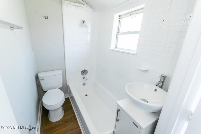 5620 BAGNAL Road, Jacksonville, FL 32205