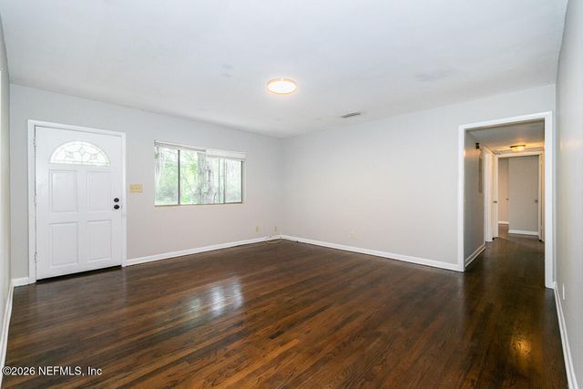 5620 BAGNAL Road, Jacksonville, FL 32205