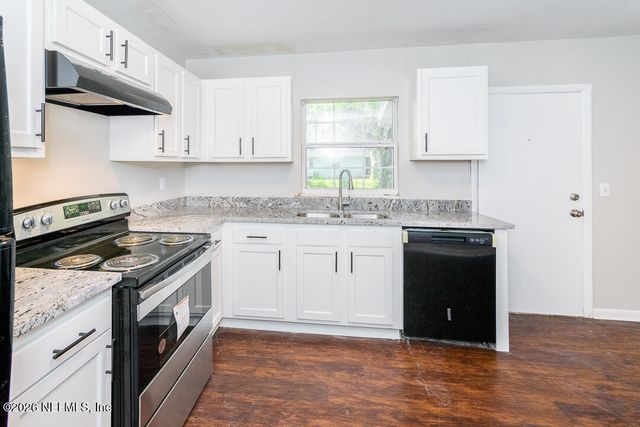 5620 BAGNAL Road, Jacksonville, FL 32205