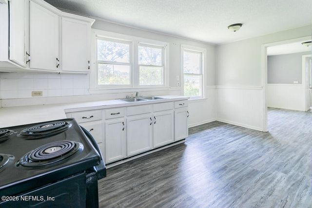 5620 BAGNAL Road, Jacksonville, FL 32205