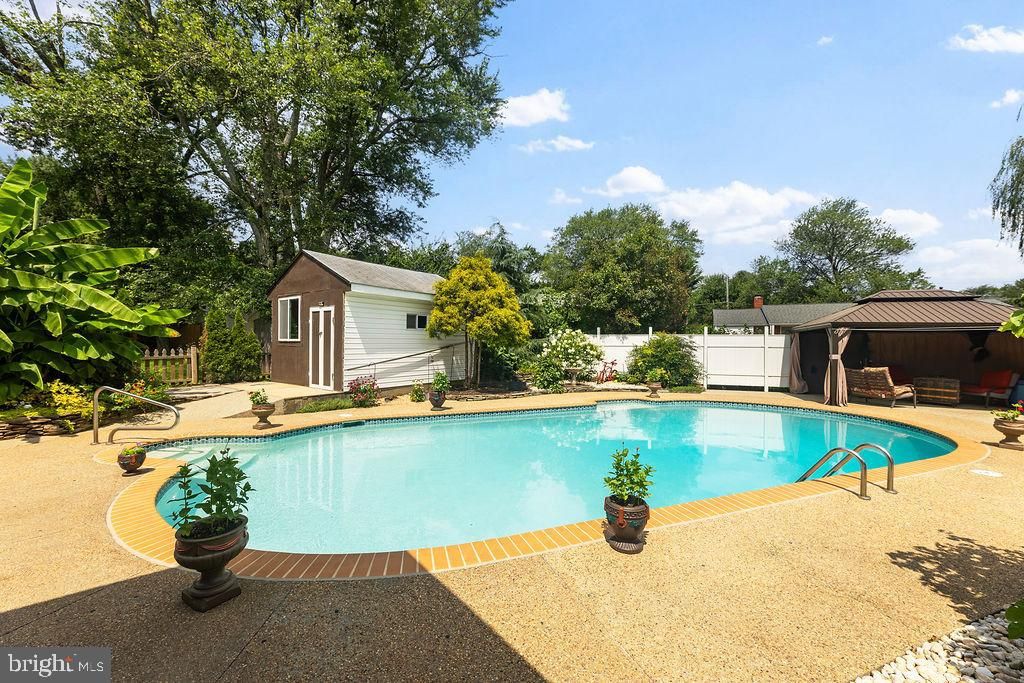 1516 VIVIAN CT, Silver Spring, MD 20902