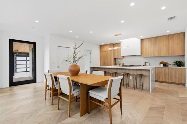 2306 S 2nd ST, Austin, TX 78704