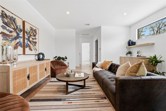 2306 S 2nd ST, Austin, TX 78704