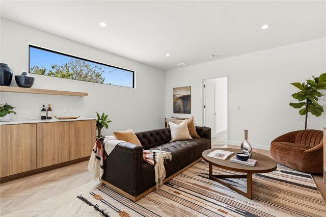 2306 S 2nd ST, Austin, TX 78704