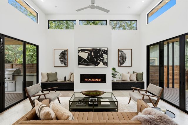 2306 S 2nd ST, Austin, TX 78704