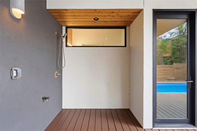 2306 S 2nd ST, Austin, TX 78704