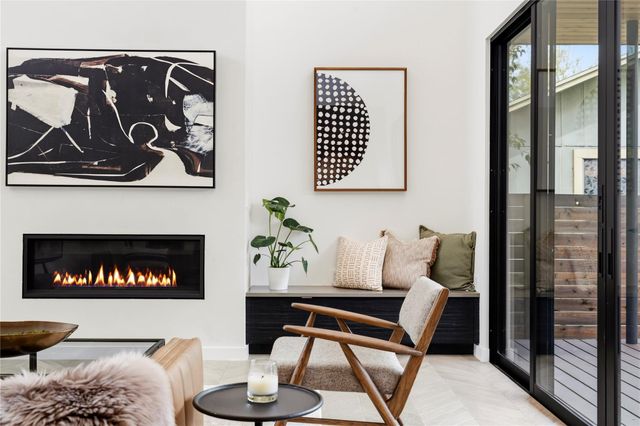 2306 S 2nd ST, Austin, TX 78704