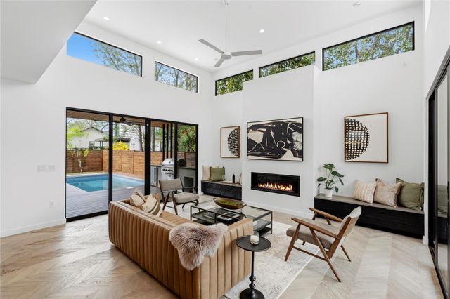 2306 S 2nd ST, Austin, TX 78704