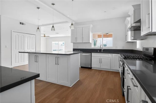 16015 Ceres Avenue, Fontana, CA 92335