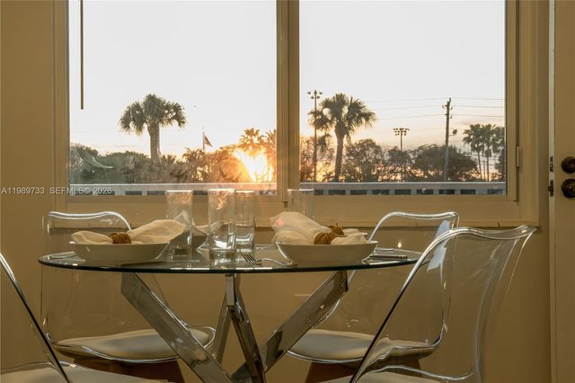 6675 W 4th Ave 203, Hialeah, FL 33012