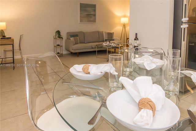 6675 W 4th Ave 203, Hialeah, FL 33012