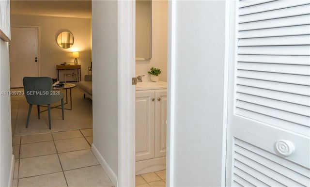 6675 W 4th Ave 203, Hialeah, FL 33012